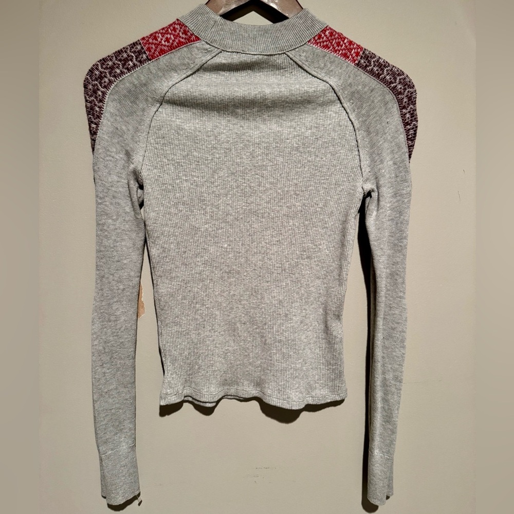 Free People Raspberry Jam Gray Lightweight Mock Neck
Size XS - Picture 6 of 10